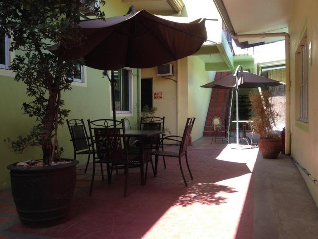 Hotel Saleh Angeles Esterno foto