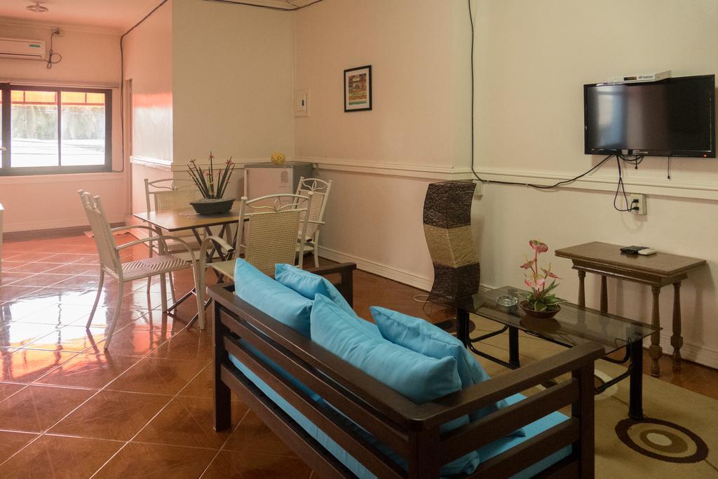 Hotel Saleh Angeles Esterno foto