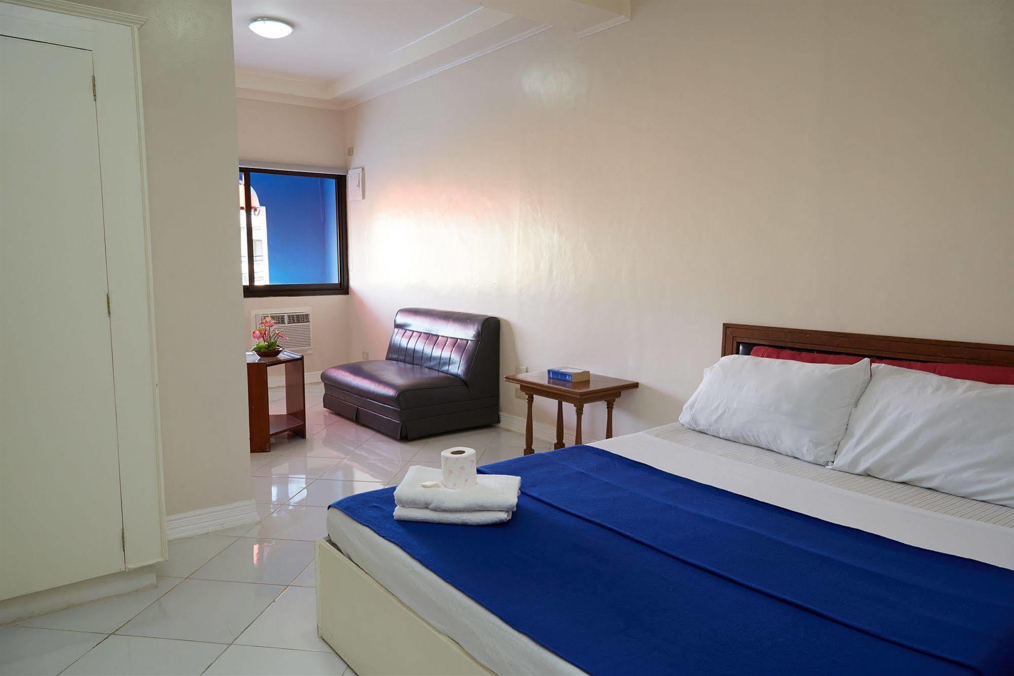 Hotel Saleh Angeles Esterno foto